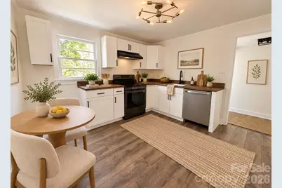 142 S Ervin Avenue, Newton, NC 28658 - Photo 5