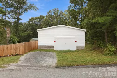 371 Piney Ridge Drive, Hendersonville, NC 28791 - Photo 35