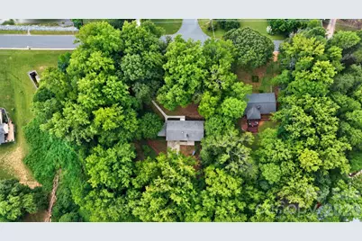 7400 Oakwood Lane, Charlotte, NC 28215 - Photo 9