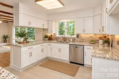 7400 Oakwood Lane, Charlotte, NC 28215 - Photo 19
