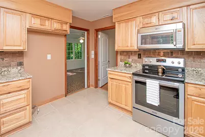 7400 Oakwood Lane, Charlotte, NC 28215 - Photo 17
