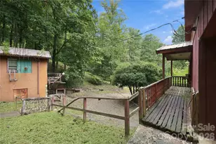 360 Poverty Branch Rd, Barnardsville, NC 28709 - Photo 9