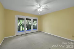 901 Red Oak Dr, Hendersonville, NC 28791 - Photo 27