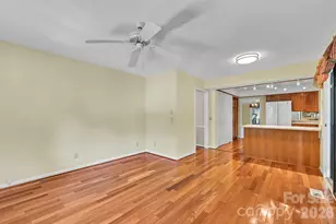 901 Red Oak Dr, Hendersonville, NC 28791 - Photo 21