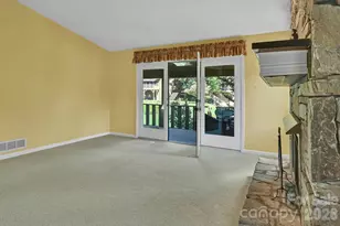 901 Red Oak Dr, Hendersonville, NC 28791 - Photo 7