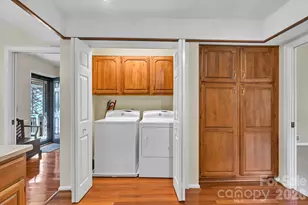 901 Red Oak Dr, Hendersonville, NC 28791 - Photo 19