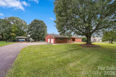 226 28th Avenue Place NE, Hickory, NC 28601 - Photo 35