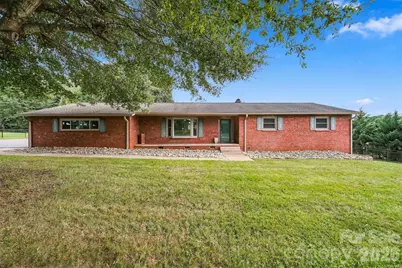 226 28th Avenue Place NE, Hickory, NC 28601 - Photo 5