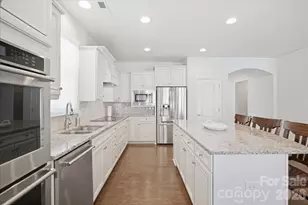 389 Harvest Valley Ln, Fort Mill, SC 29715 - Photo 11