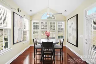 10110 Loch Lomond Dr, Charlotte, NC 28278 - Photo 11