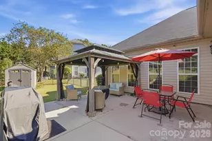10110 Loch Lomond Dr, Charlotte, NC 28278 - Photo 25
