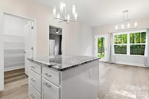 305 Harrison St, Charlotte, NC 28208 - Photo 17