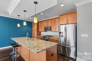 222 S Caldwell St, Charlotte, NC 28202 - Photo 3