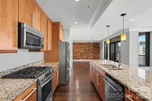 222 S Caldwell St, Charlotte, NC 28202 - Photo 5