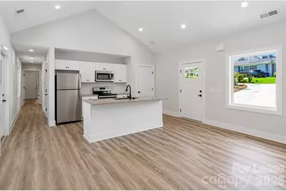 618 E Holly Street, Dallas, NC 28034 - Photo 3