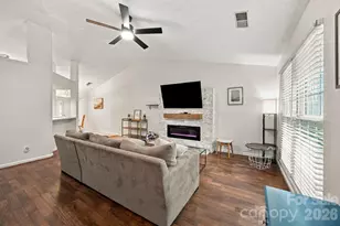 8536 Woodford Bridge Dr, Charlotte, NC 28216 - Photo 5