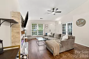 8536 Woodford Bridge Dr, Charlotte, NC 28216 - Photo 7