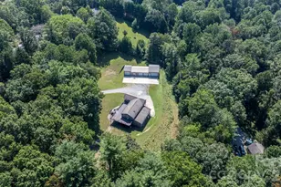 80 Hidden Bluff Ln, Horse Shoe, NC 28742 - Photo 3