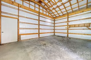 80 Hidden Bluff Ln, Horse Shoe, NC 28742 - Photo 37