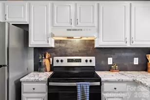 3009 Heathstead Place, Charlotte, NC 28210 - Photo 5