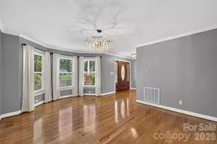 1058 13th Ave Pl NW, Hickory, NC 28601 - Photo 5