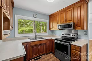 431 Pine Ridge Rd, Mars Hill, NC 28754 - Photo 9