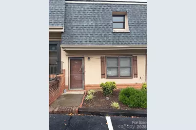 220 14th Avenue SE #2-D, Hickory, NC 28602 - Photo 1