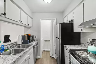 4401 Sharon Chase Drive #H, Charlotte, NC 28215 - Photo 3