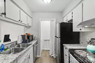 4401 Sharon Chase Dr, Charlotte, NC 28215 - Photo 3