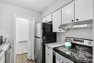4401 Sharon Chase Dr, Charlotte, NC 28215 - Photo 5