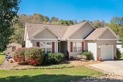 25 Village Street, Clyde, NC 28721 - Photo 1