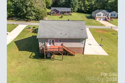 9530 Driftwood Court, Hickory, NC 28601 - Photo 3