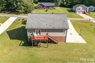 9530 Driftwood Ct, Hickory, NC 28601 - Photo 3