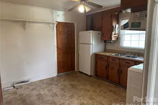 1435 Dean St, Charlotte, NC 28216 - Photo 7