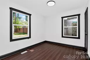 2736 Royston Rd, Charlotte, NC 28208 - Photo 9
