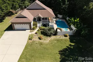 6391 Cathedral Dr, Hickory, NC 28601 - Photo 5