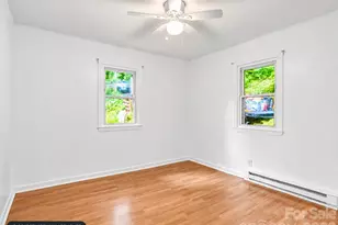 697 Courtney Dr, Hendersonville, NC 28792 - Photo 13