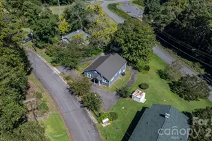 102 Lake Dr, Hickory, NC 28601 - Photo 3