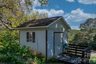 102 Lake Dr, Hickory, NC 28601 - Photo 25