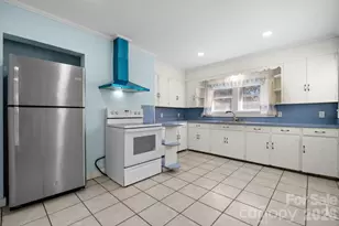 102 Lake Dr, Hickory, NC 28601 - Photo 7