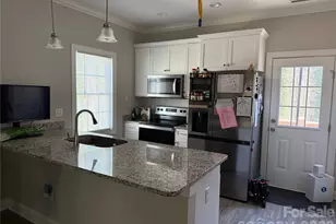 1084 20th St NE, Hickory, NC 28601 - Photo 5