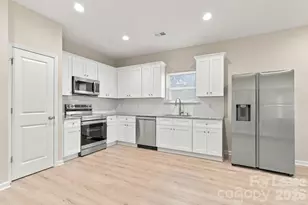 405 Baker St, Gastonia, NC 28052 - Photo 3