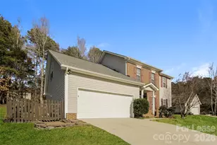 7215 Duchamp Dr, Charlotte, NC 28215 - Photo 3