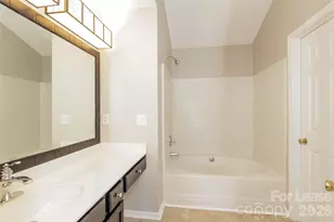 7215 Duchamp Dr, Charlotte, NC 28215 - Photo 13