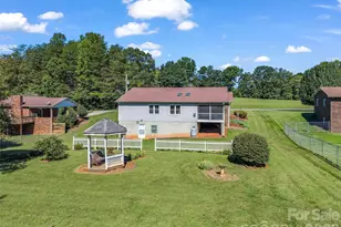 1323 Havenwood Dr, Morganton, NC 28655 - Photo 11