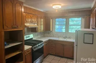 949 Cove Rd, Rutherfordton, NC 28139 - Photo 7