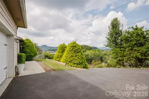91 Crestview St, Canton, NC 28716 - Photo 5
