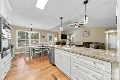 1636 Wellington Avenue, Newton, NC 28658 - Photo 11