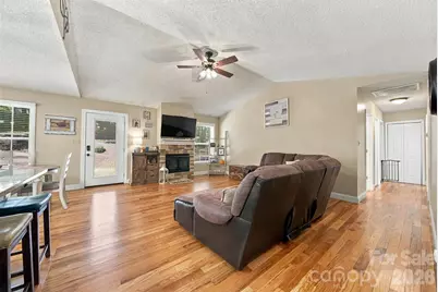 1636 Wellington Avenue, Newton, NC 28658 - Photo 5
