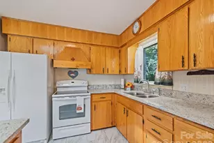 158 Candlelight Cir, Clyde, NC 28721 - Photo 19